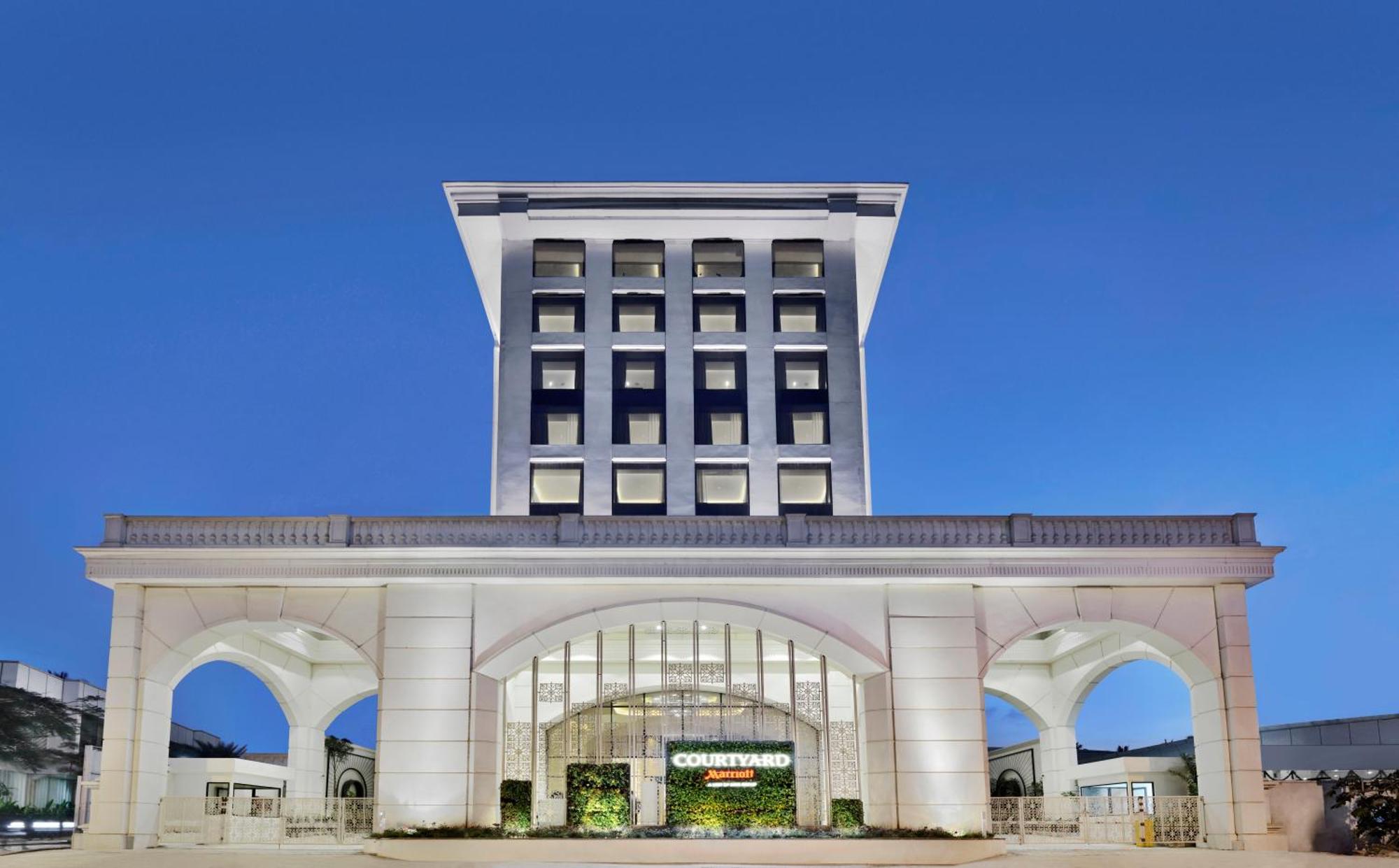 Courtyard By Marriott Bengaluru Hebbal Hotel Exterior photo