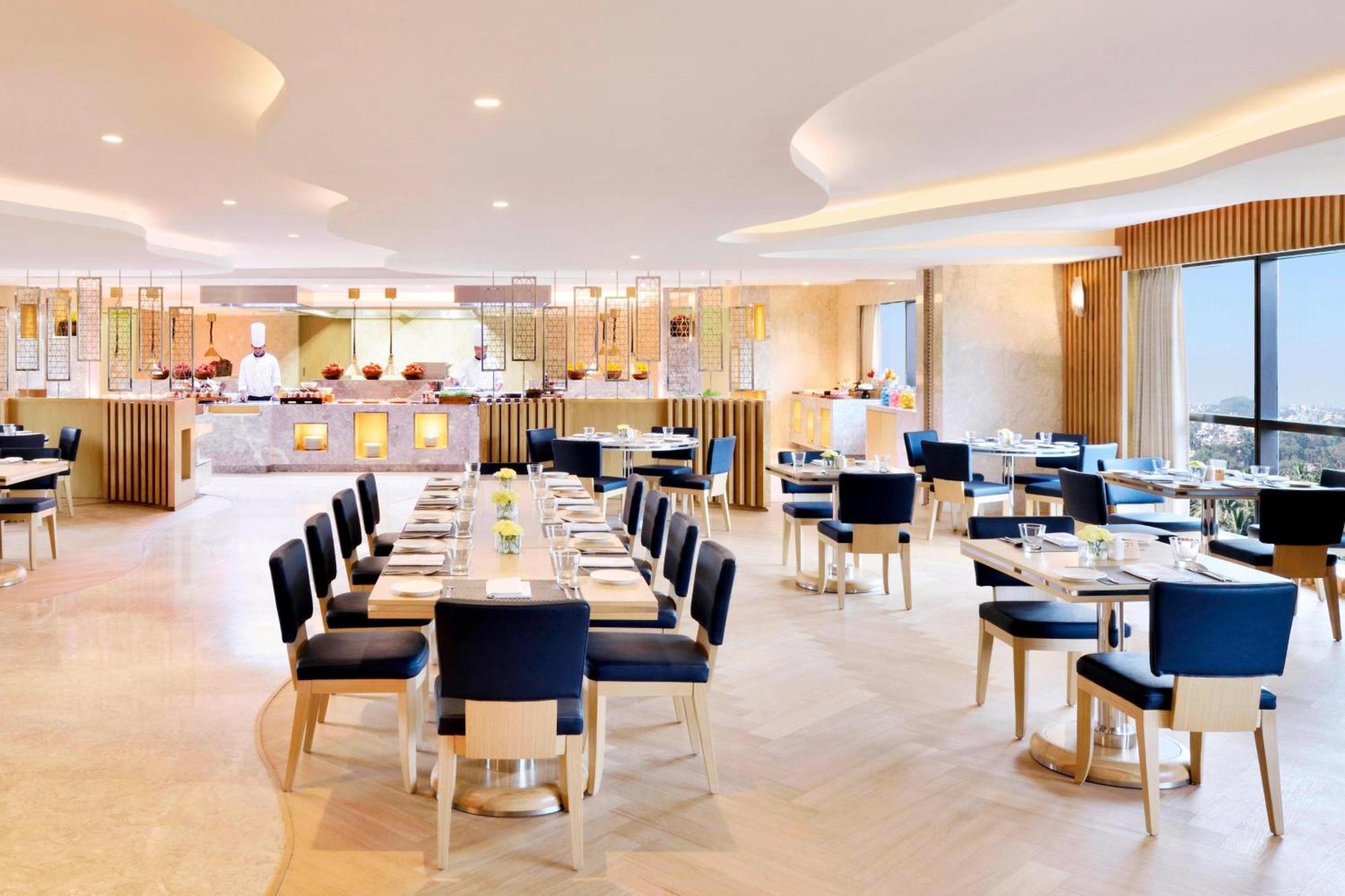 Courtyard By Marriott Bengaluru Hebbal Hotel Exterior photo