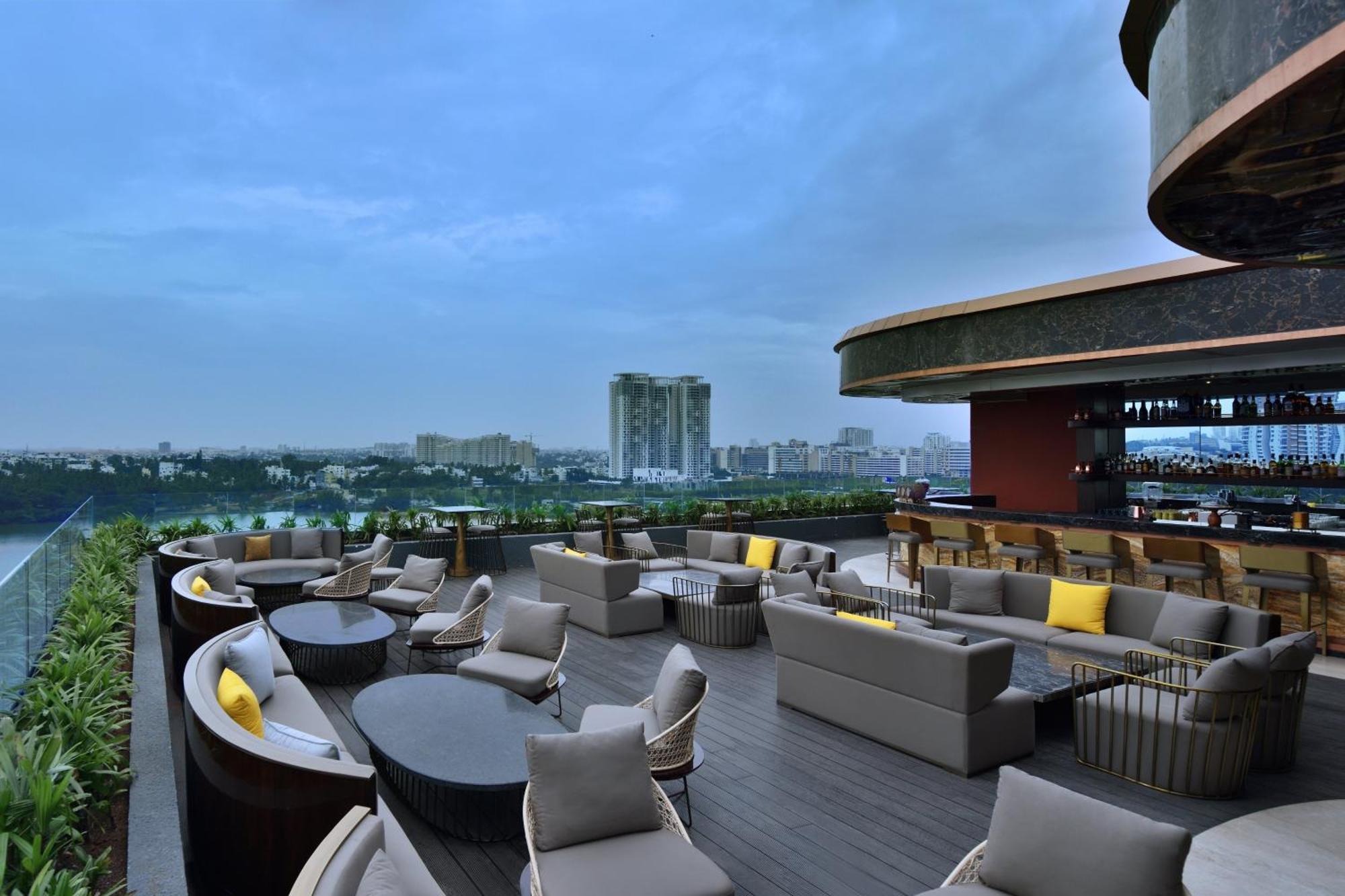 Courtyard By Marriott Bengaluru Hebbal Hotel Exterior photo