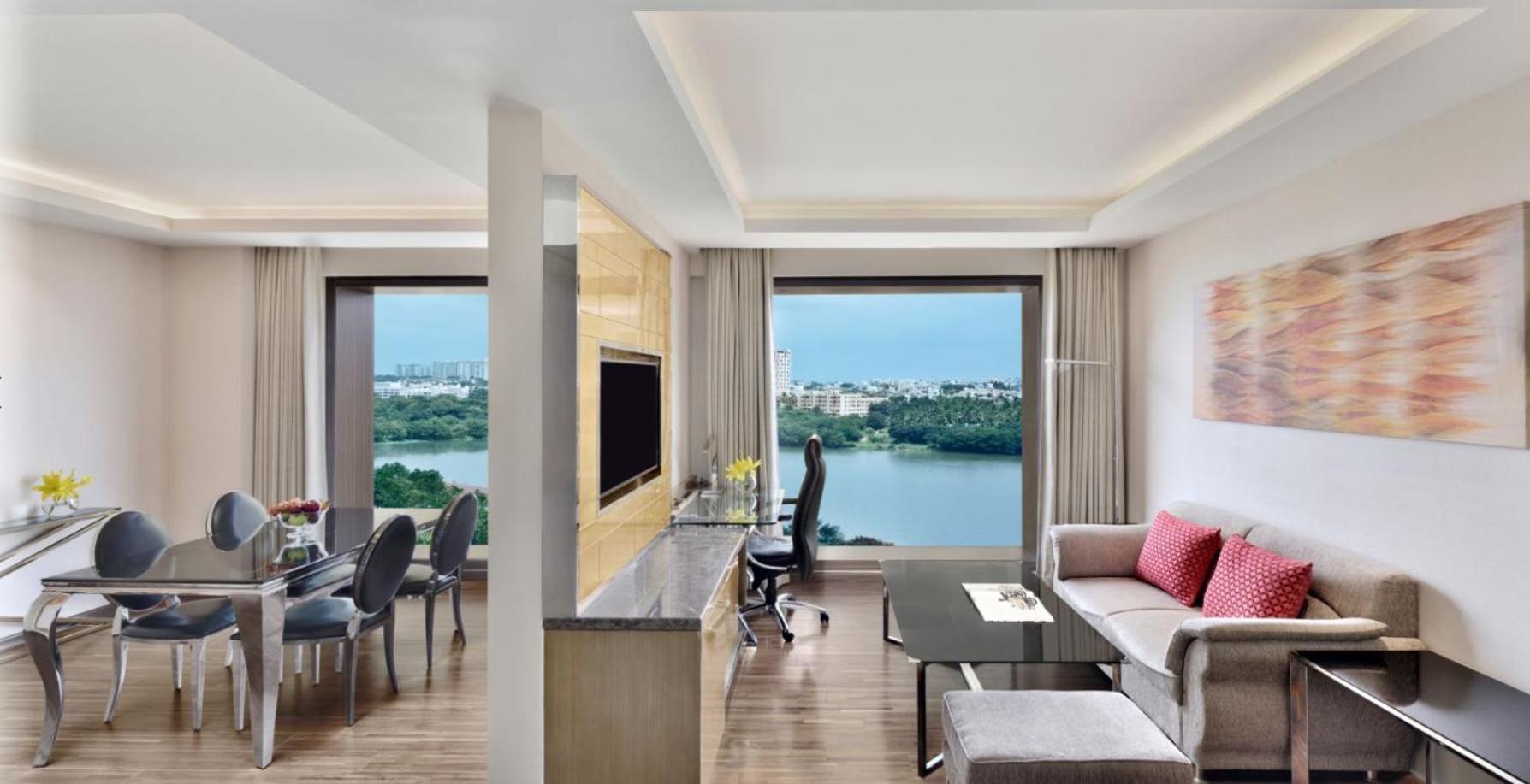 Courtyard By Marriott Bengaluru Hebbal Hotel Exterior photo