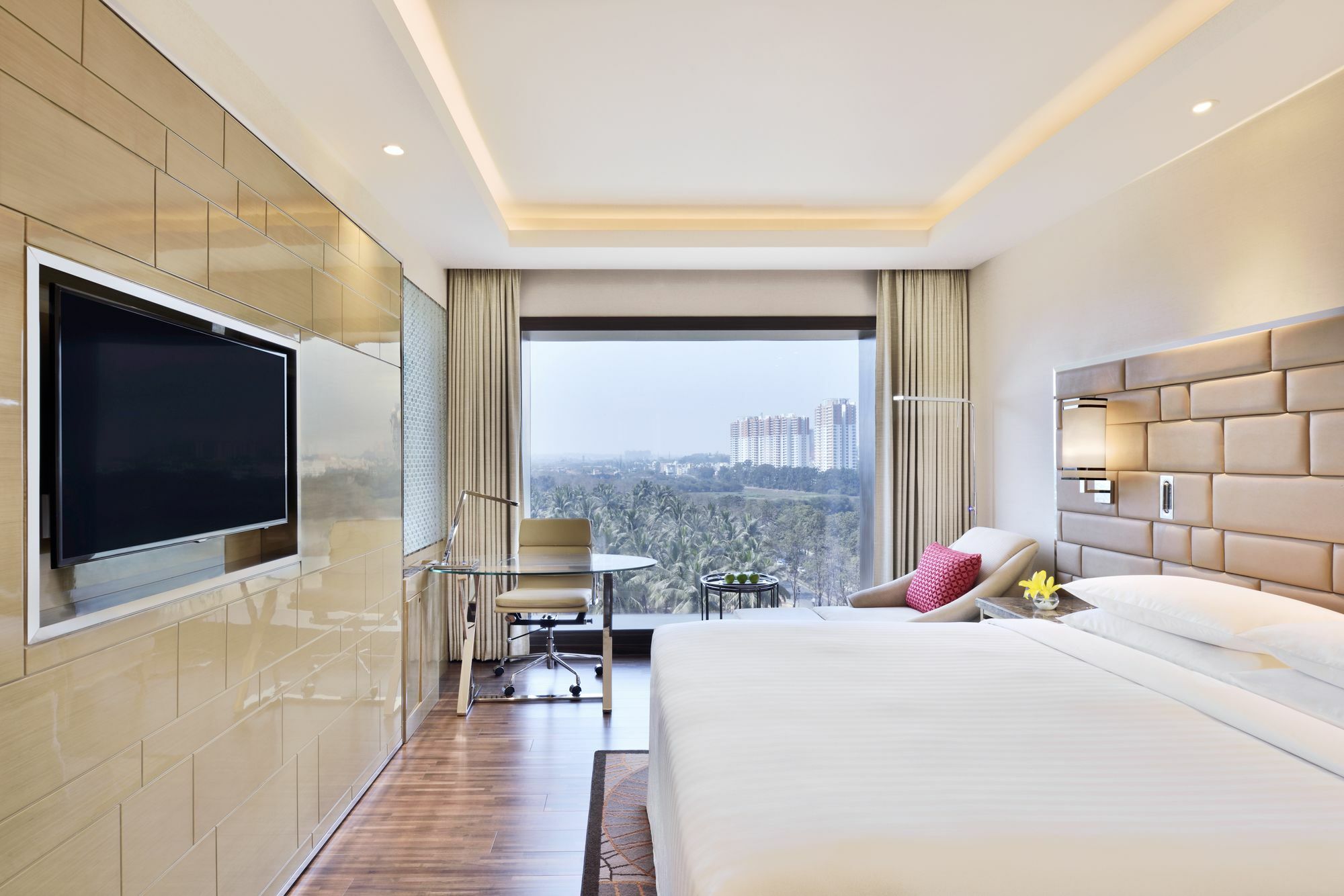 Courtyard By Marriott Bengaluru Hebbal Hotel Exterior photo
